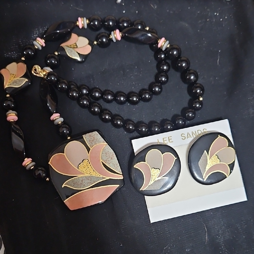 Lee Sands Ceramic Necklace Set - Picture 12 of 13